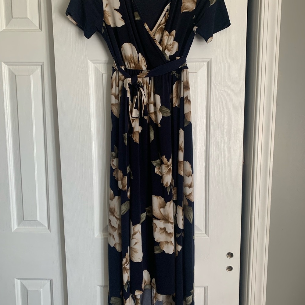 Size small Pinkblush dress. Worn once! ☀️🕶